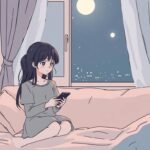 アパートの中で携帯電話をチェックしている女性の手描き風画像。窓からは満月の夜景が眺められます。